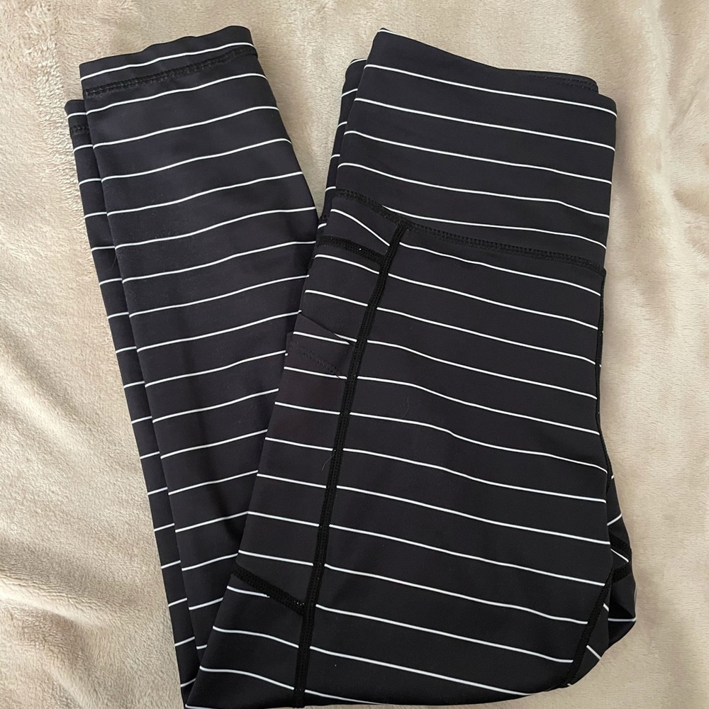 Zyia Black Strip Light n Tight Hi-Rise Capri 20”